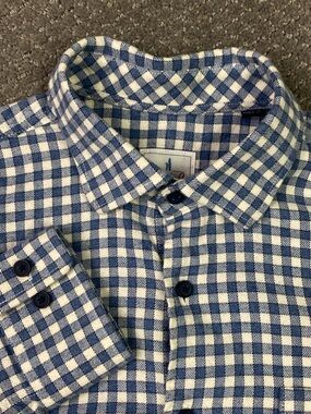 johnnie-O Flannel Shirt Mens Medium Blue White Gingham Check Hyat Hangin' Out